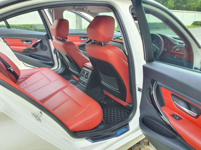 BMW 320d Sport F30 สีขาว ปี 2012
