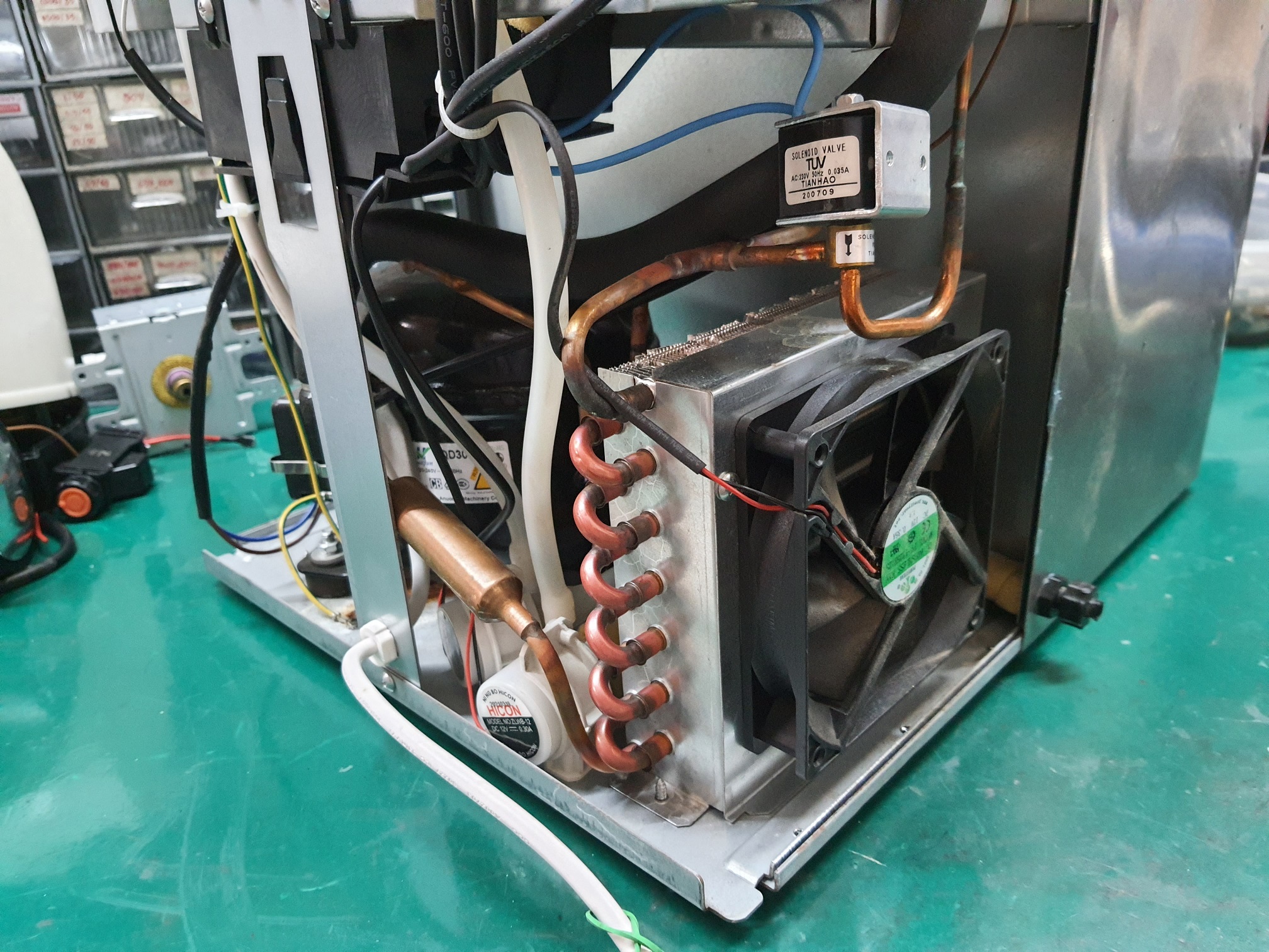 ซ่อมเครื่องทำน้ำแข็ง ยี่ห้อ HICON รุ่น HZB-25BF อาการเครื่องไม่ทำน้ำแข็ง