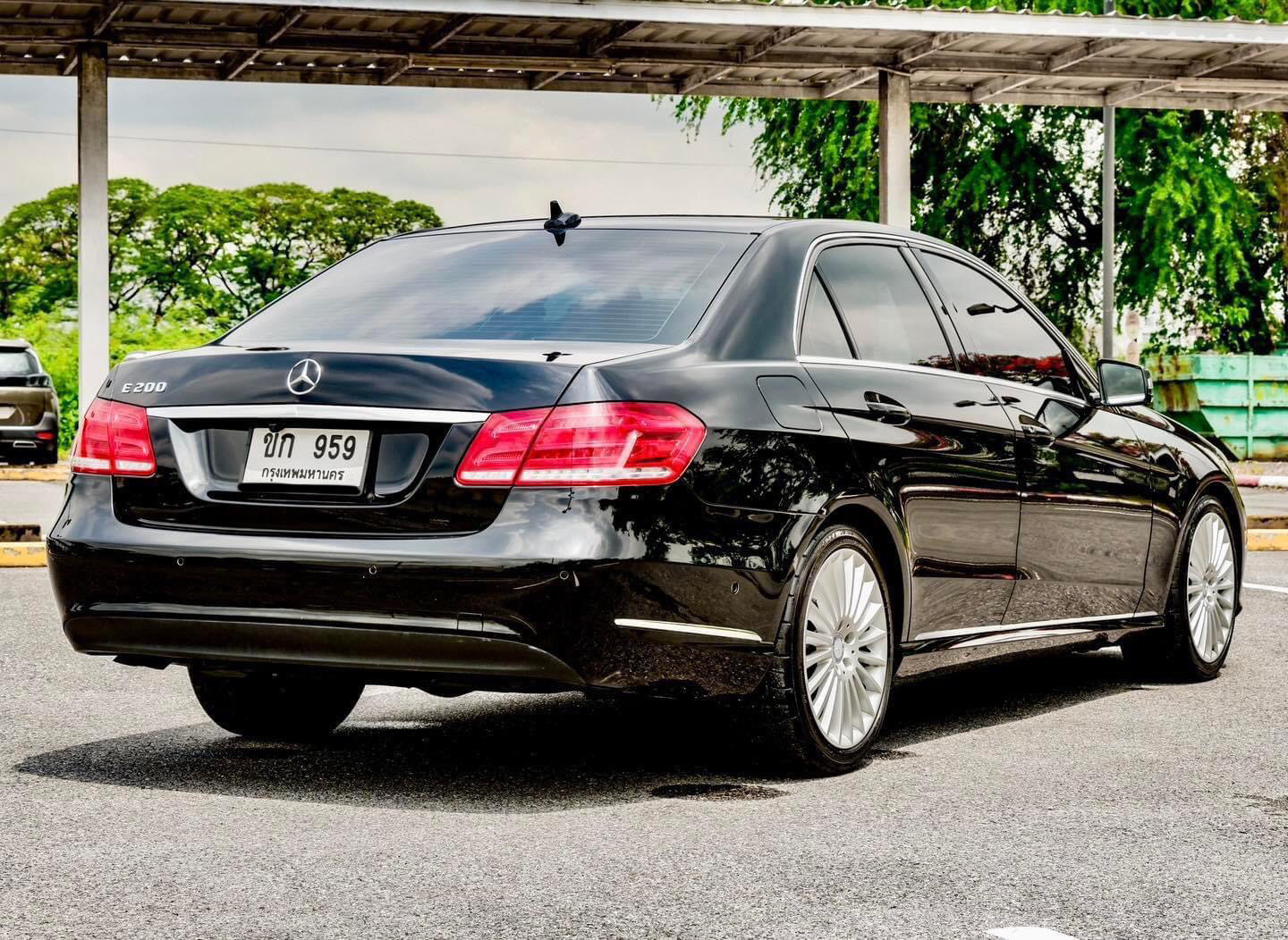 Benz W212 E200 CGI Facelift Executive Package ปี 2013