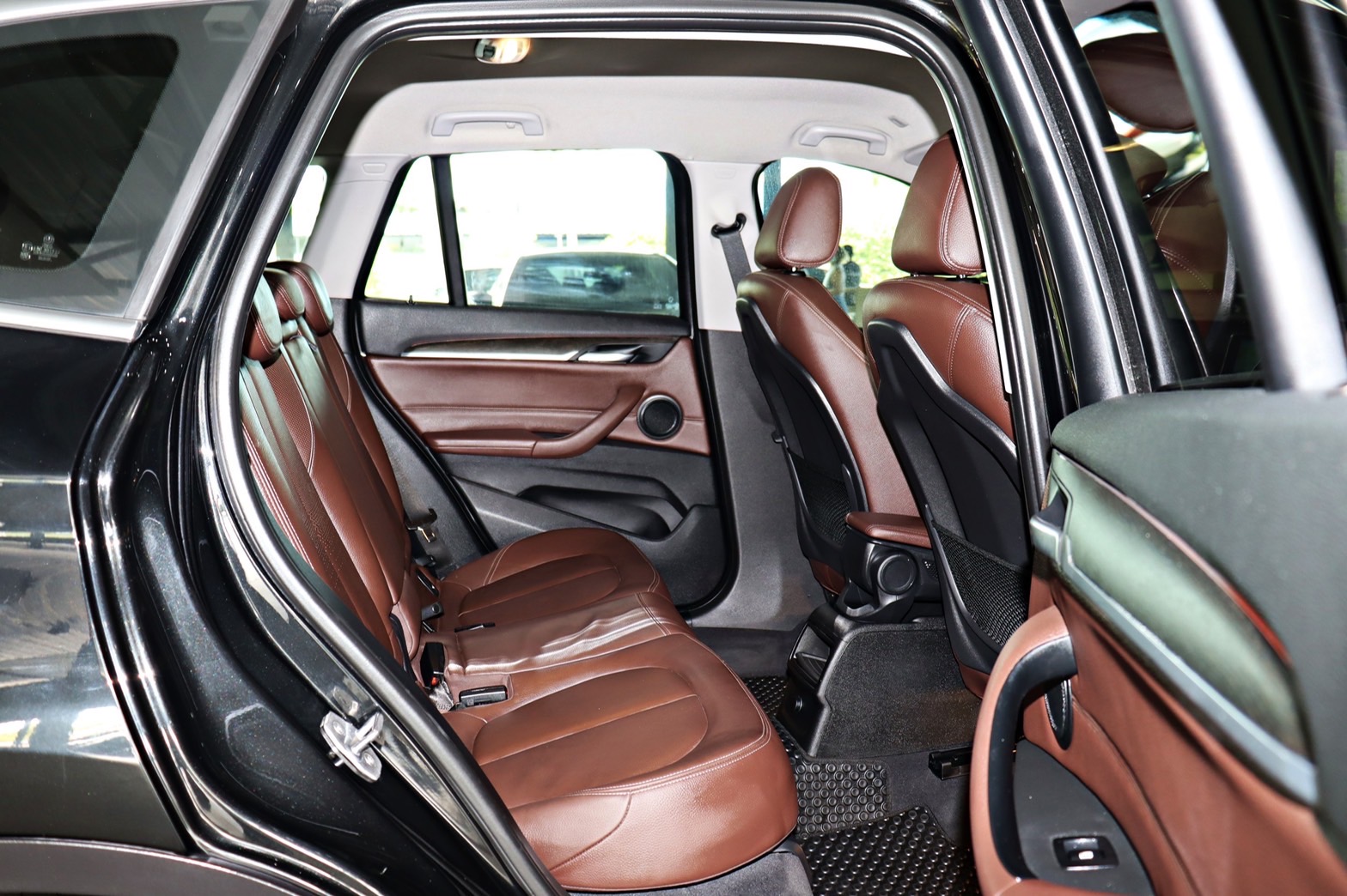 BMW X1 sDrive18d X-Line (F48) ปี 2016
