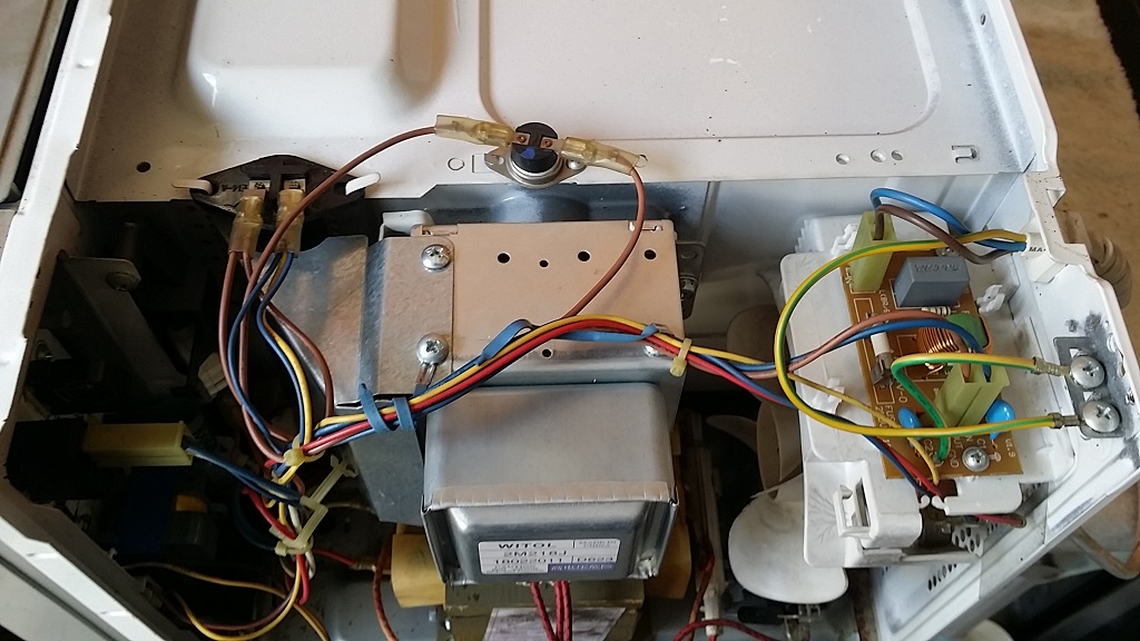 ซ่อมไมโครเวฟ ยี่ห้อ OXYGEN รุ่น PM-A116 อาการไม่ร้อน