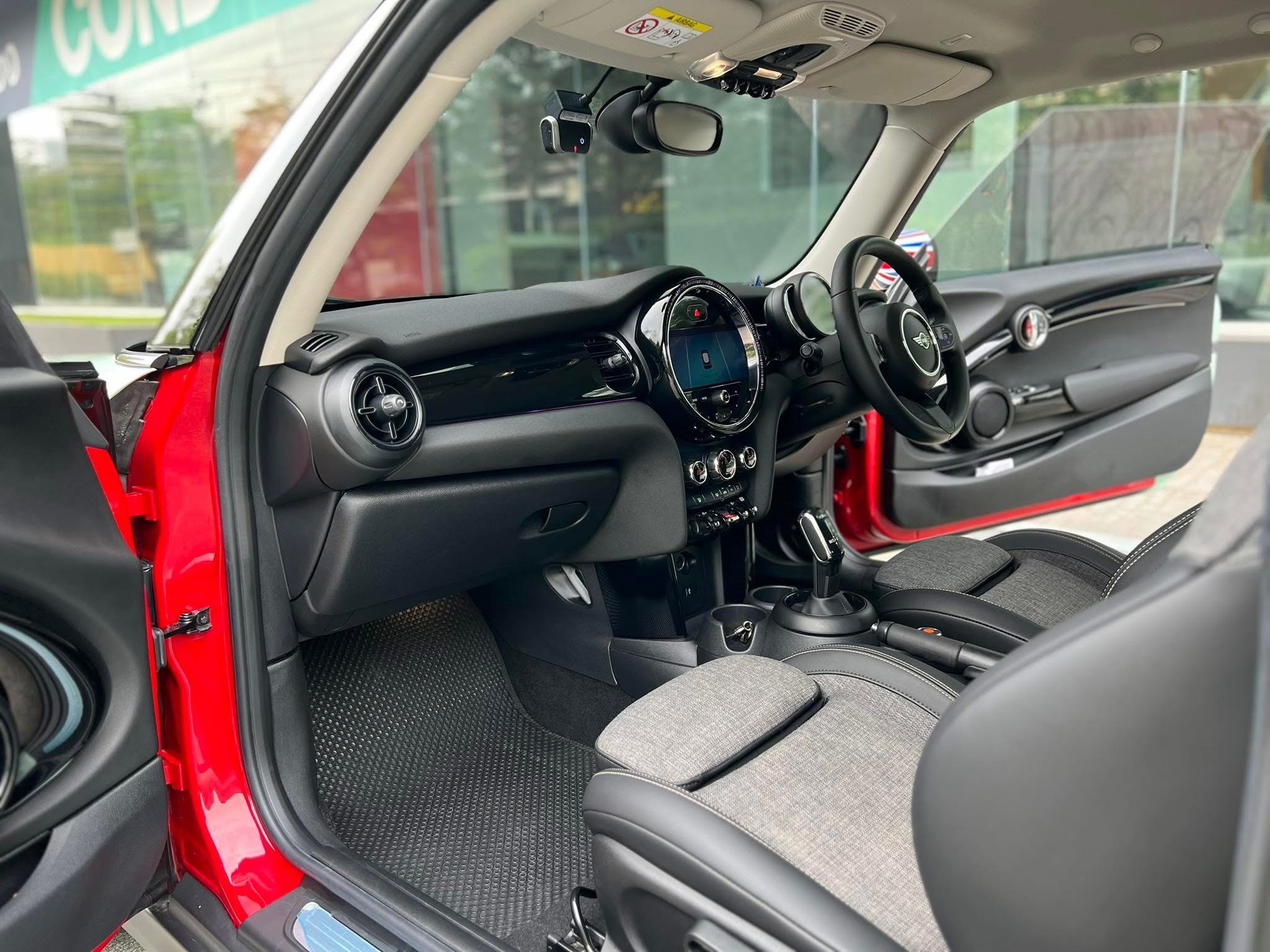 MINI F56 Cooper Hatch 3 LCI ปี 2022