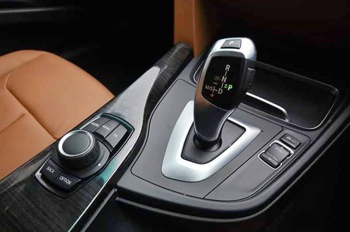 BMW 320D Luxury ปี 2016
