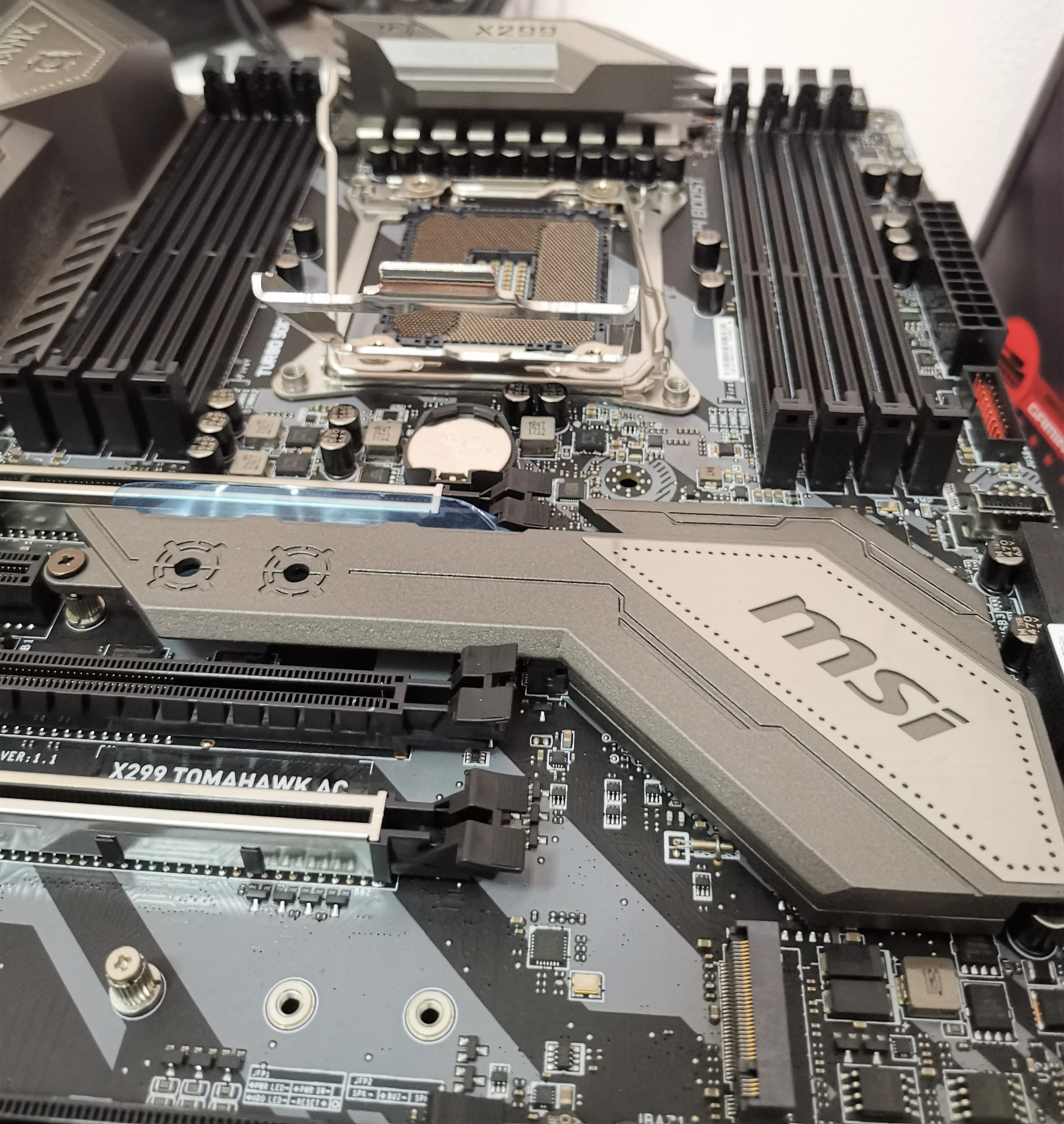 M/B MSI X299 TOMAHAWK