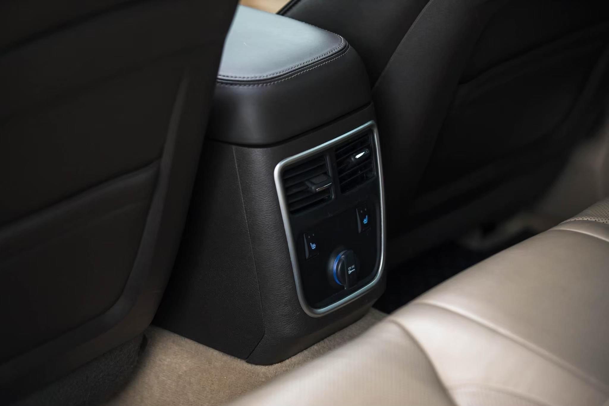 Chrysler 300C Diesel CRD ปี 2013