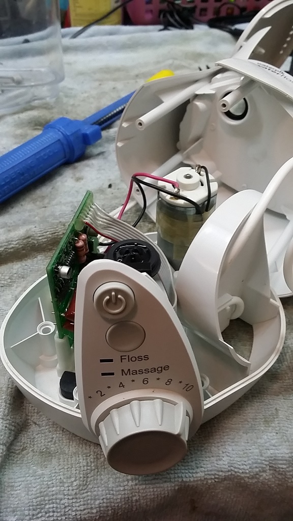 ซ่อมเครื่องทำความสะอาดฟัน ยี่ห้อ WATERPIK รุ่น WP-660C อาการเปิดไม่ติด