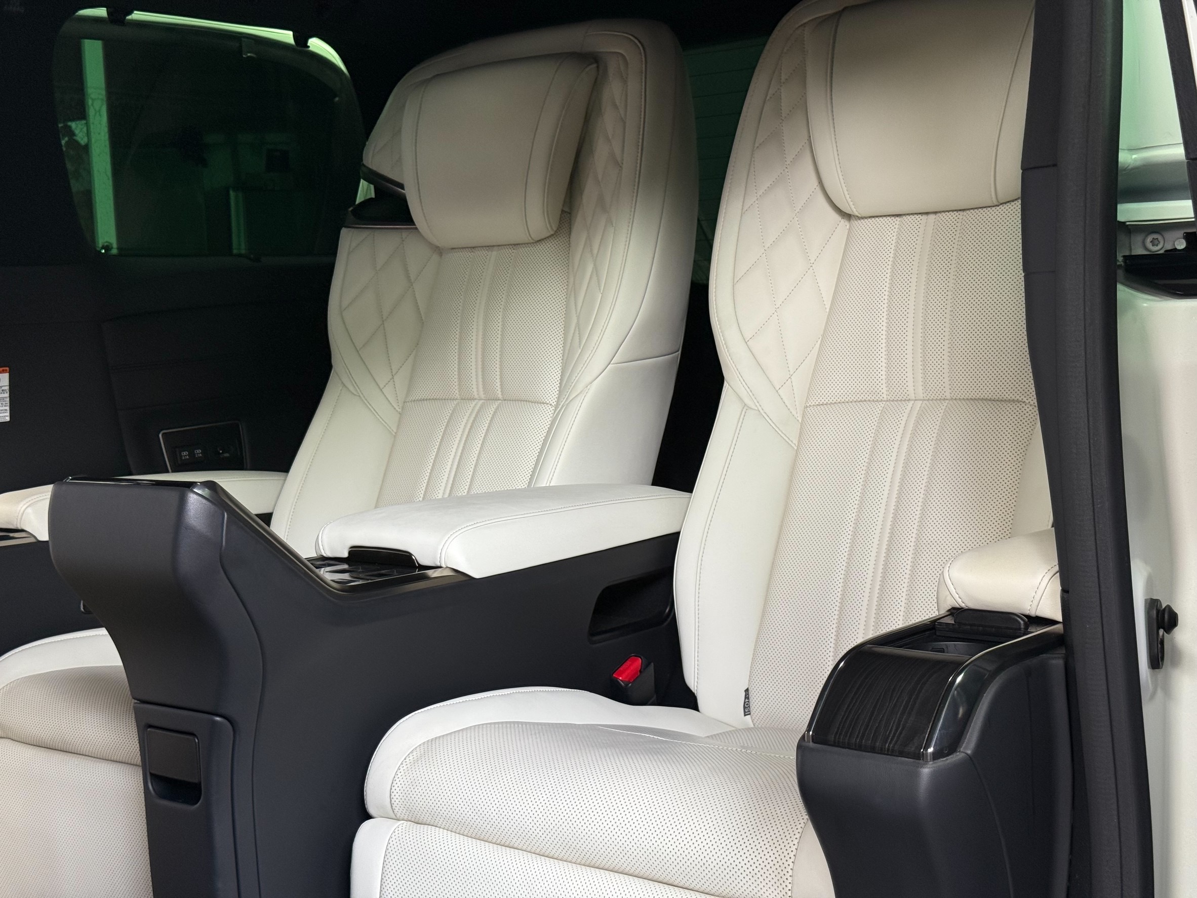Lexus LM 300h Executive 4 seat ปี 2021