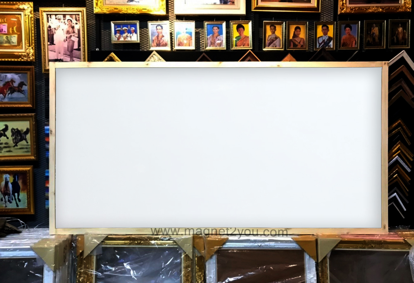 กระดานไวท์บอร์ดติดแม่เหล็กได้ 120x240 ติดผนัง (โครง 10 MM)กรอบไม้สนเลือกสีได้