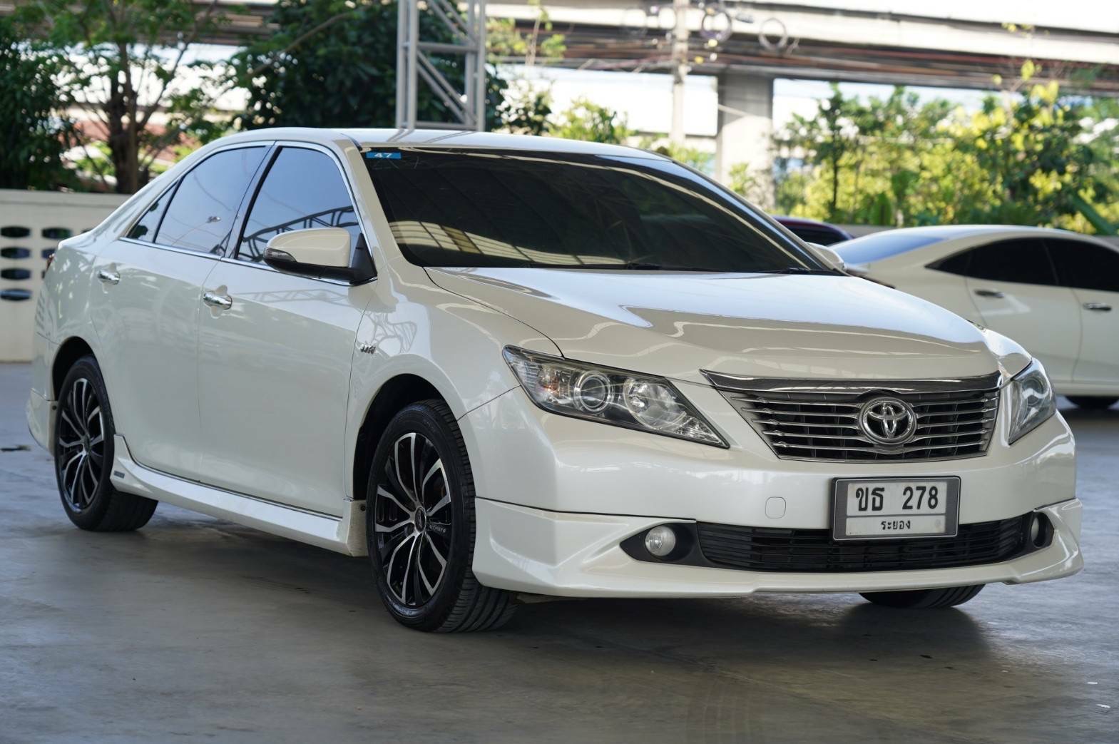 TOYOTA CAMRY 2.0G extremo ปี 2013