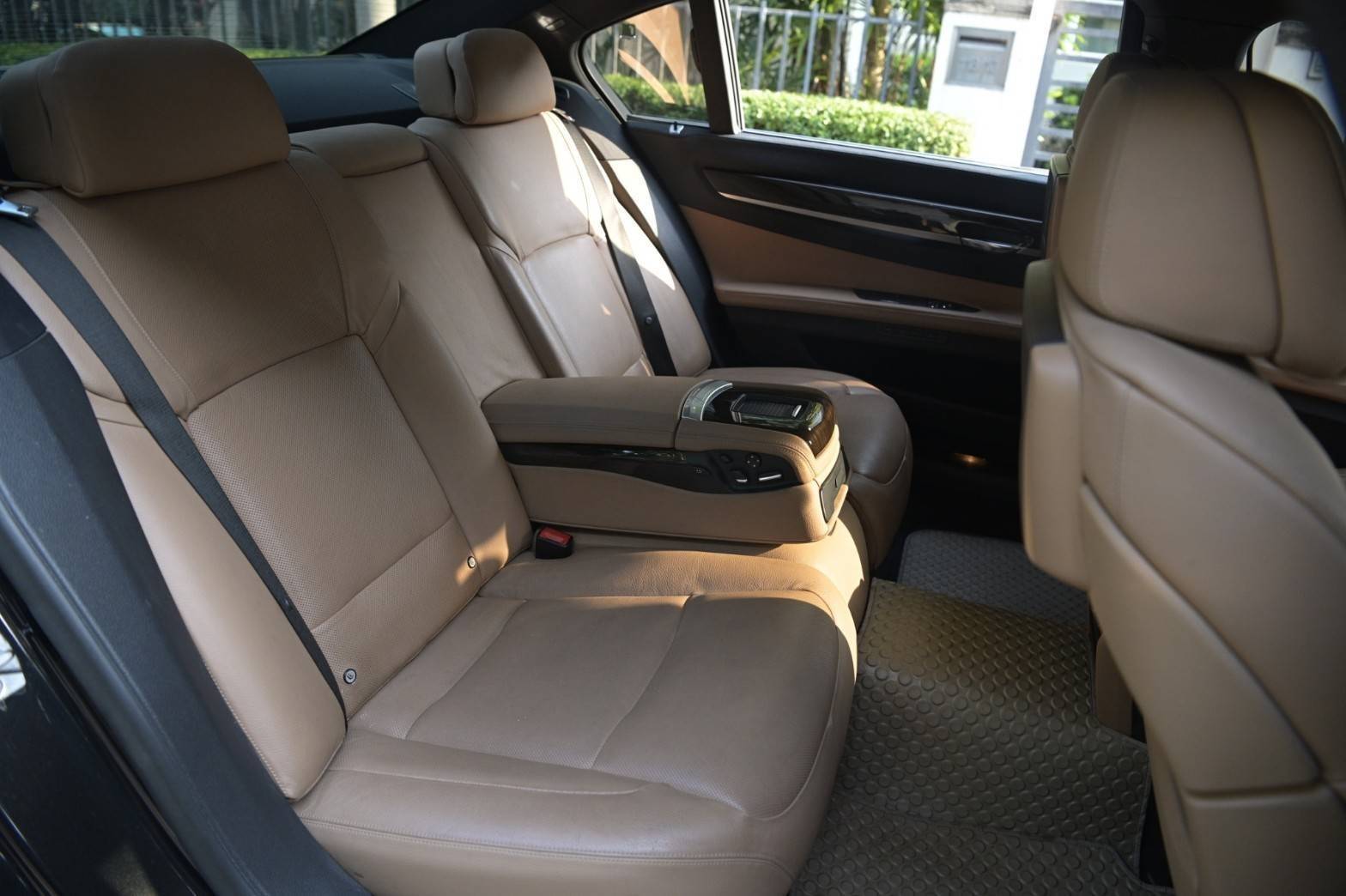 BMW 730 Li ปี 2012