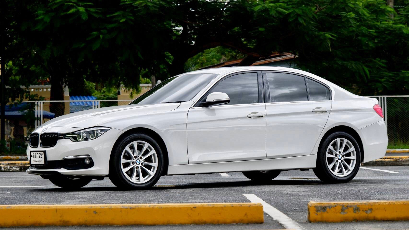 BMW F30 320I LCI Minorchnage ปี 2016
