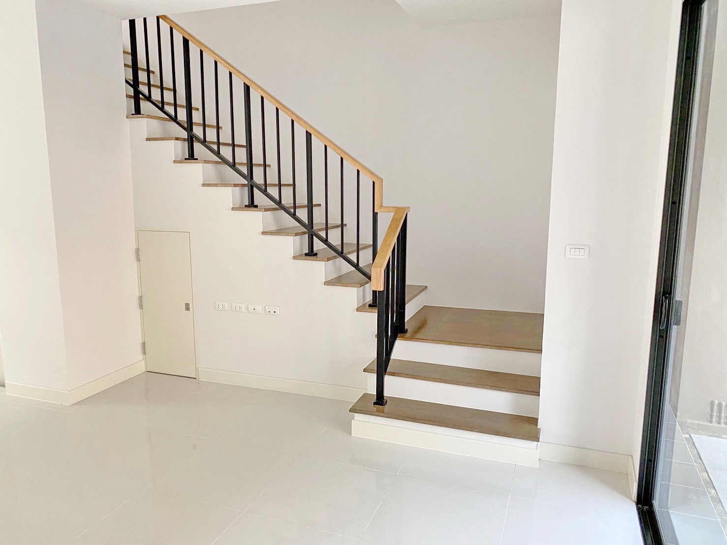 ให้เช่า บ้านกลางเมือง The Era ปิ่นเกล้า-จรัญฯ บ้านใหม่มือ 1 สามชั้น