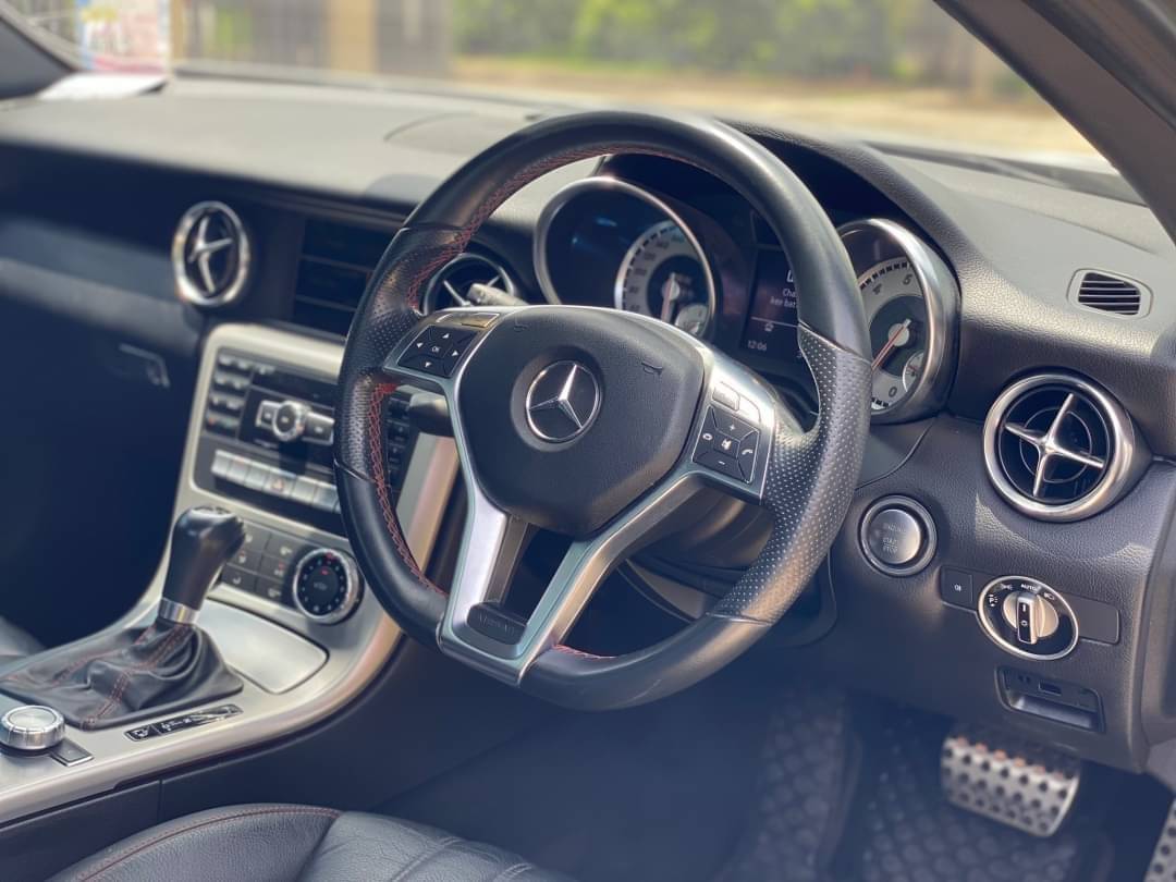 Mercedes BENZ SLK200 AMG ปี2012 จดปี 2013