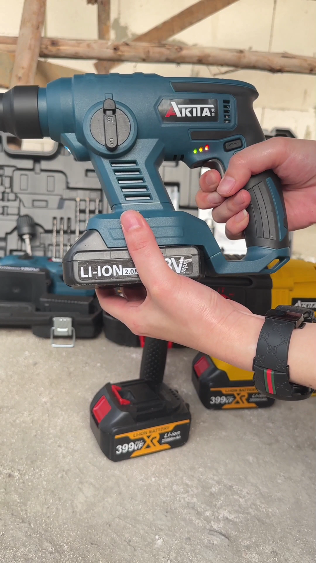 สว่านโรตารี่ไร้สาย AKITA มี 2 รุ่น 188V และ 399V