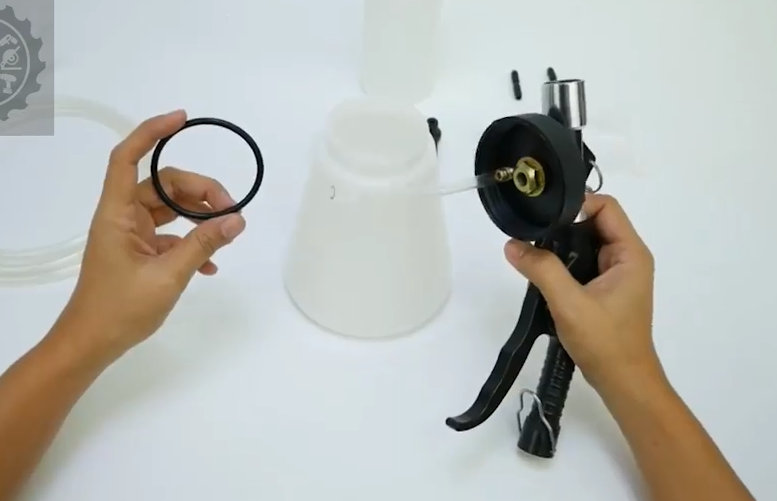 ชุดเปลี่ยนถ่ายน้ำมันเบรก