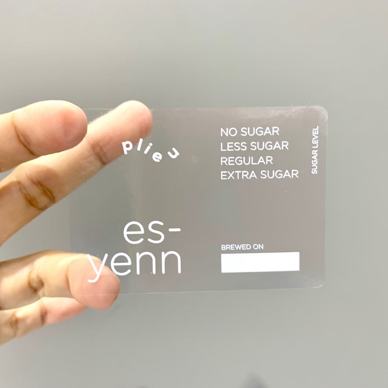 ฉลากสินค้าใสตัวหนังสือขาว สติ๊กเกอร์ใสพิมพ์สีขาว พิมพ์หมึกขาว