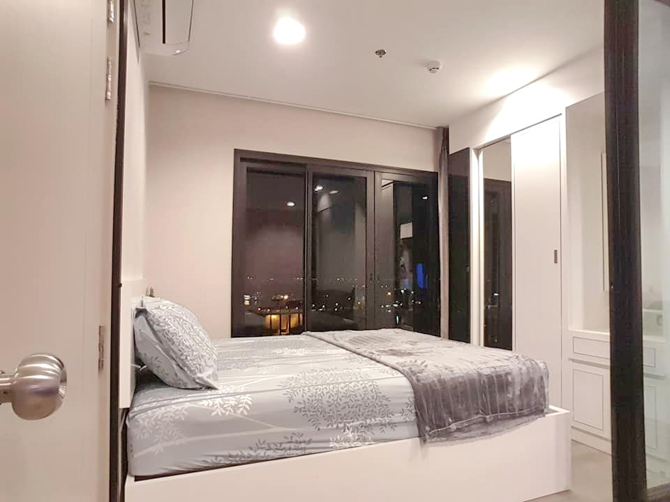 ให้เช่า คอนโดติดตลิ่งแม่น้ำ politan rive ห้องริม 350 MRT พระนั่งเกล้า