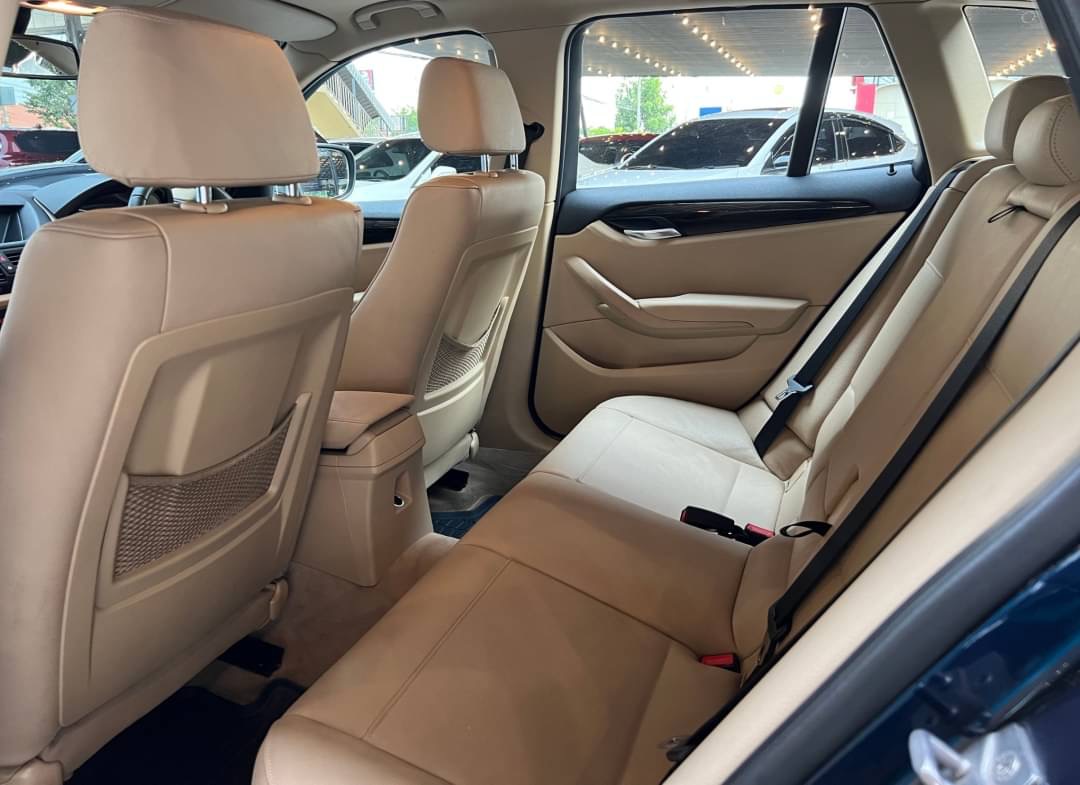 BMW X1 sDrive18i ปี 2012