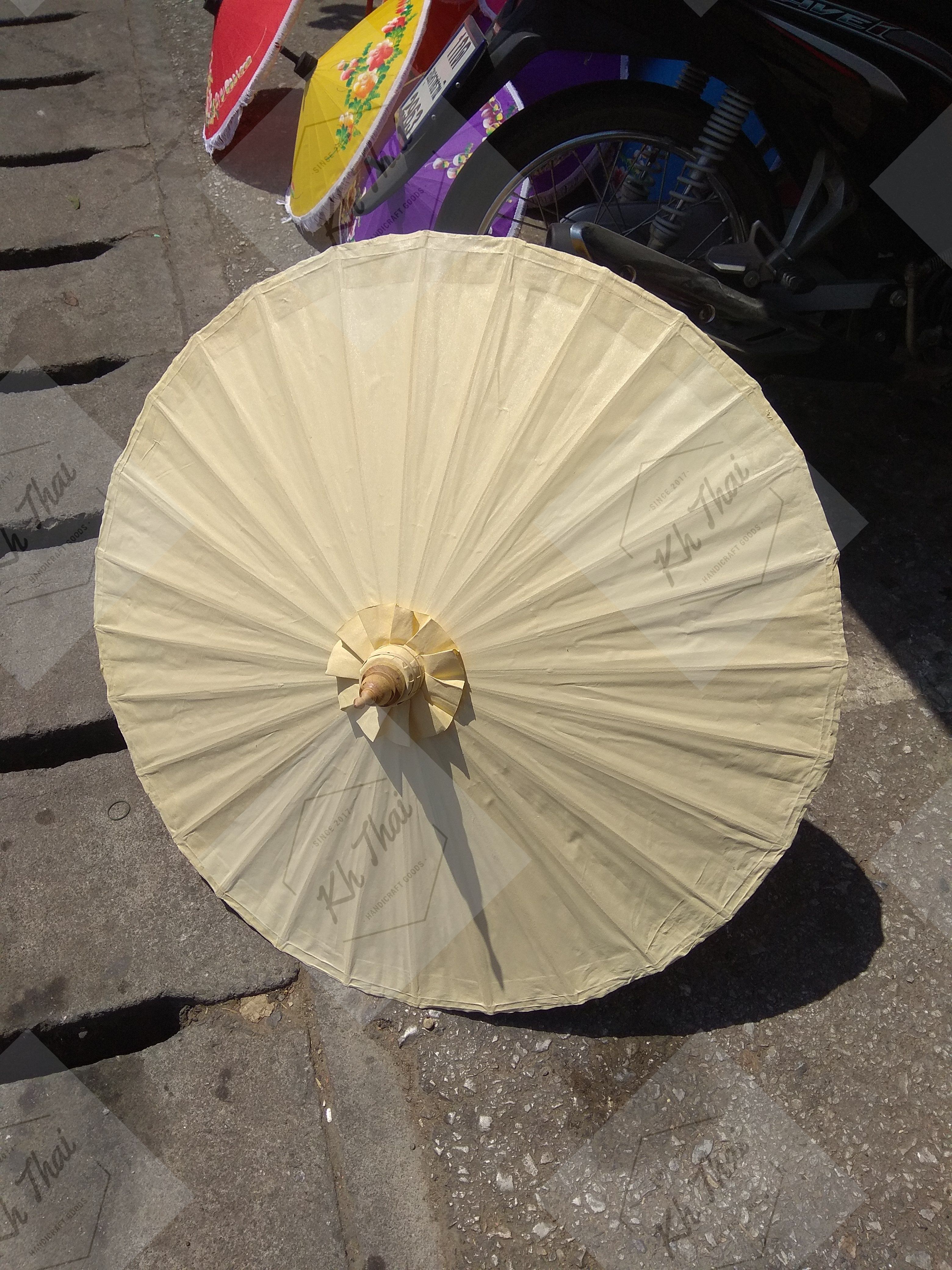 ร่มเชียงใหม่ ร่มผ้าน้ำมัน สีครีม17 นิ้ว ร่มแม่การะเกด กันน้ำได้