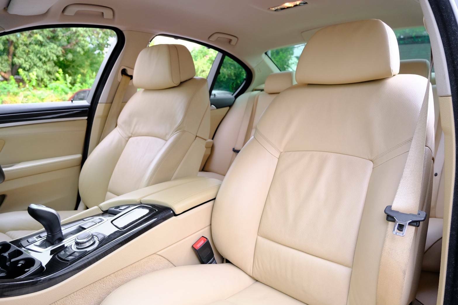 BMW 523i โฉม F10 ปี 2012