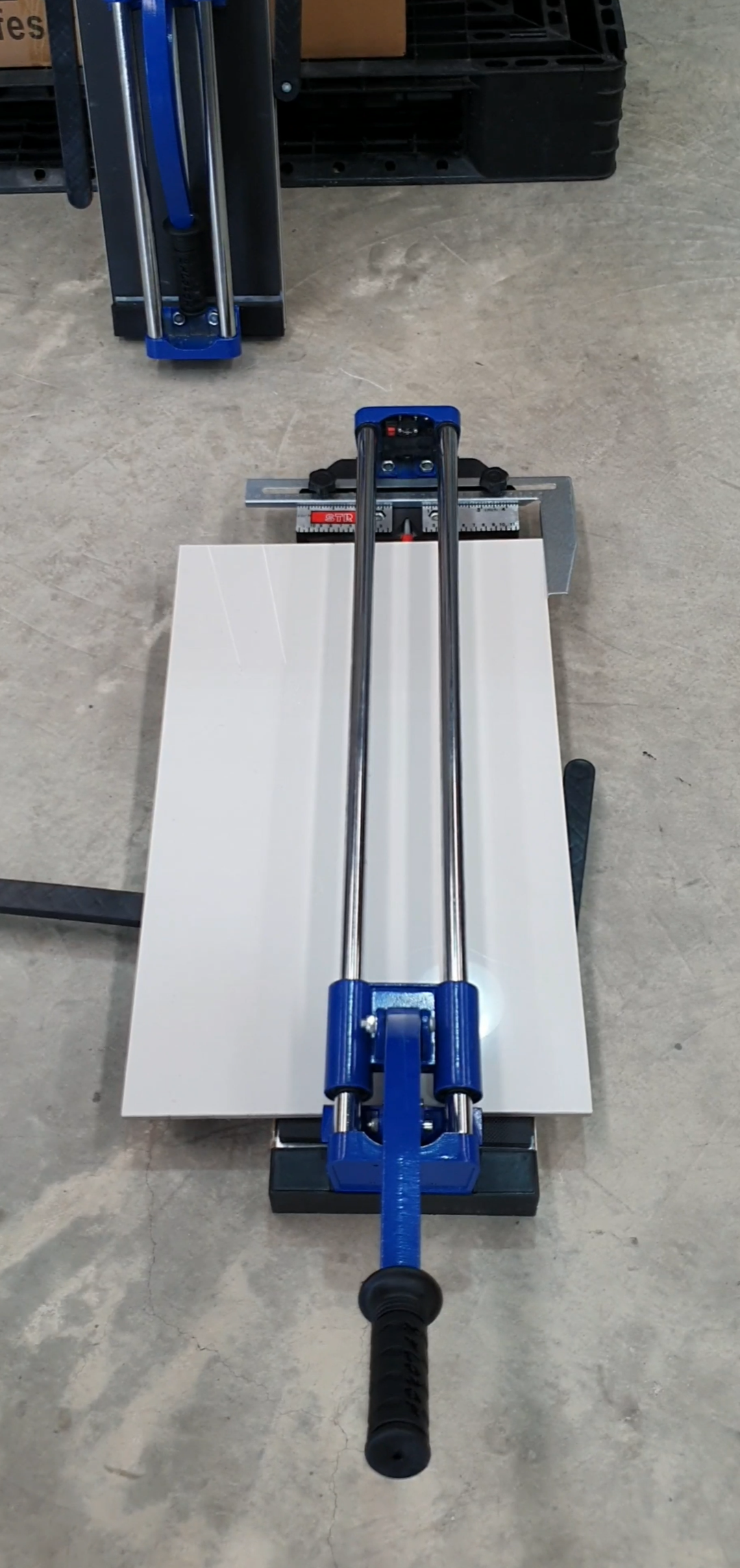 แท่นตัดกระเบื้อง STR 25 นิ้ว 1,390บ. 32 นิ้ว 1590บ. แถมมีดกระจก 1 อัน