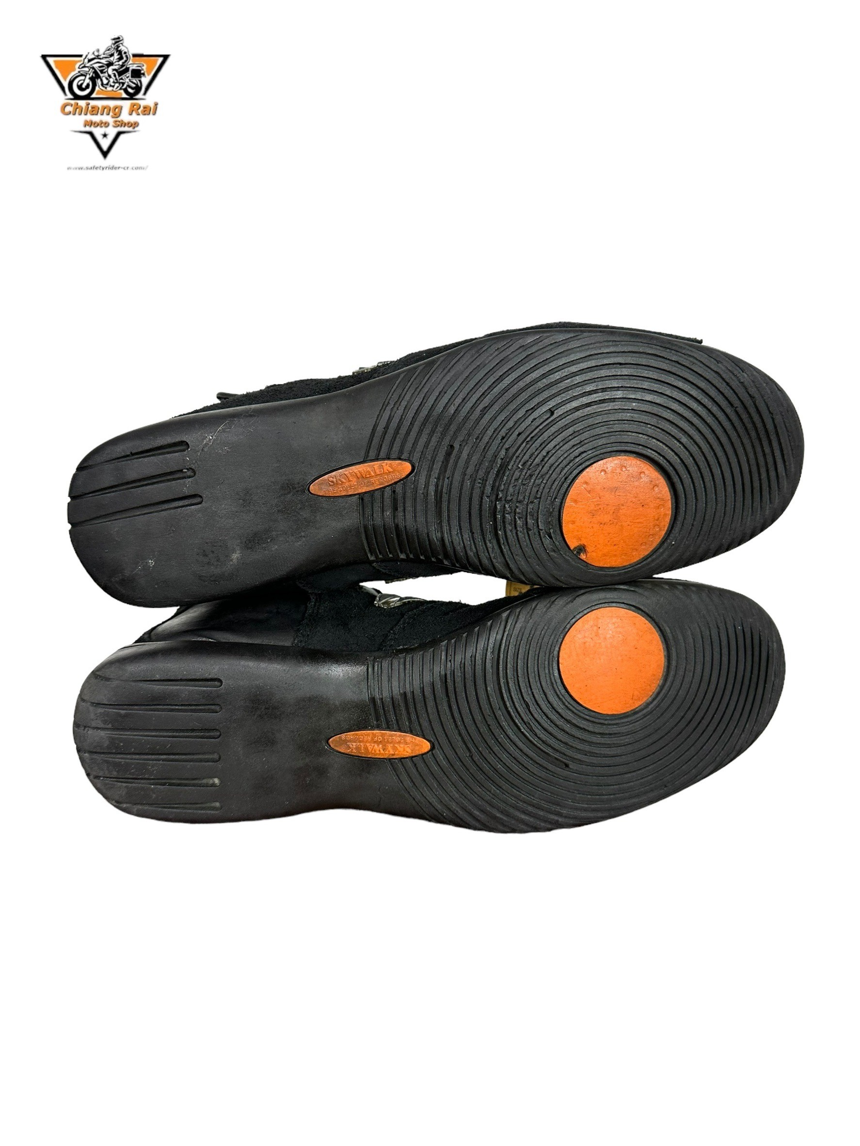 รองเท้าขี่มอเตอร์ไซด์( มือสอง) RCBS-595 Size ขนาดจากป้าย 45:EUR / 10:UK / 27.9:Cm.(dainese)