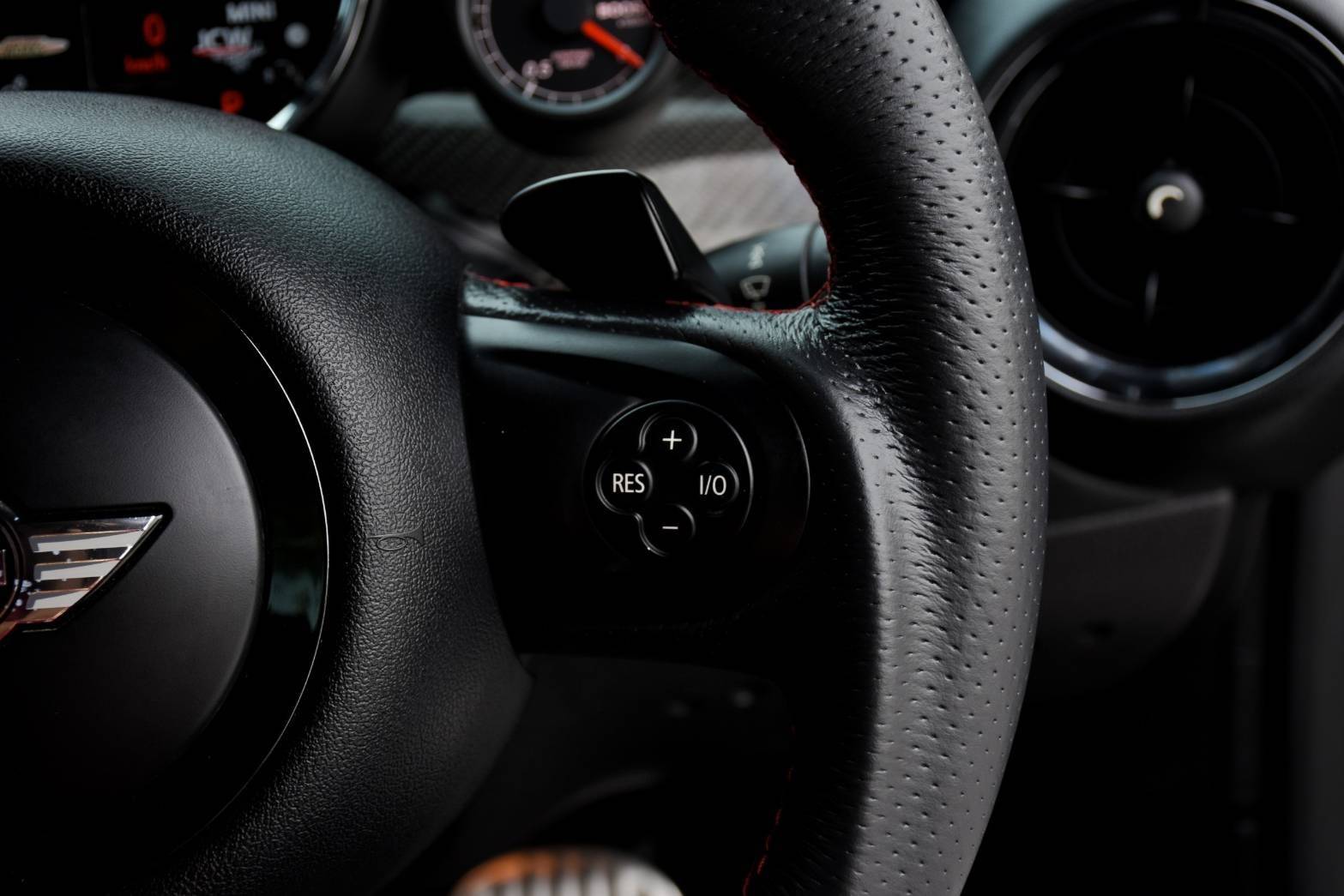 MINI CooperS R58 แต่งJohn Cooper Work ปี 2013