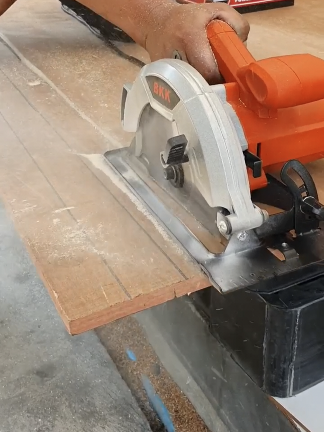 เครื่องตอกตะปูด้วยมือ กึ่งอัตโนมัติ ยี่ห้อ AKITA รุ่น ST-18B รุ่นท๊อป