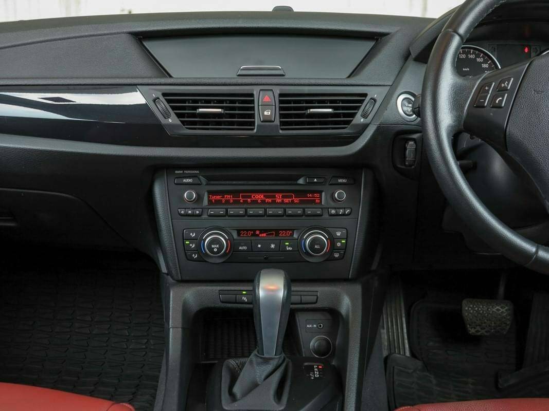 BMW X1 sDrive18i X-line ปี 2013