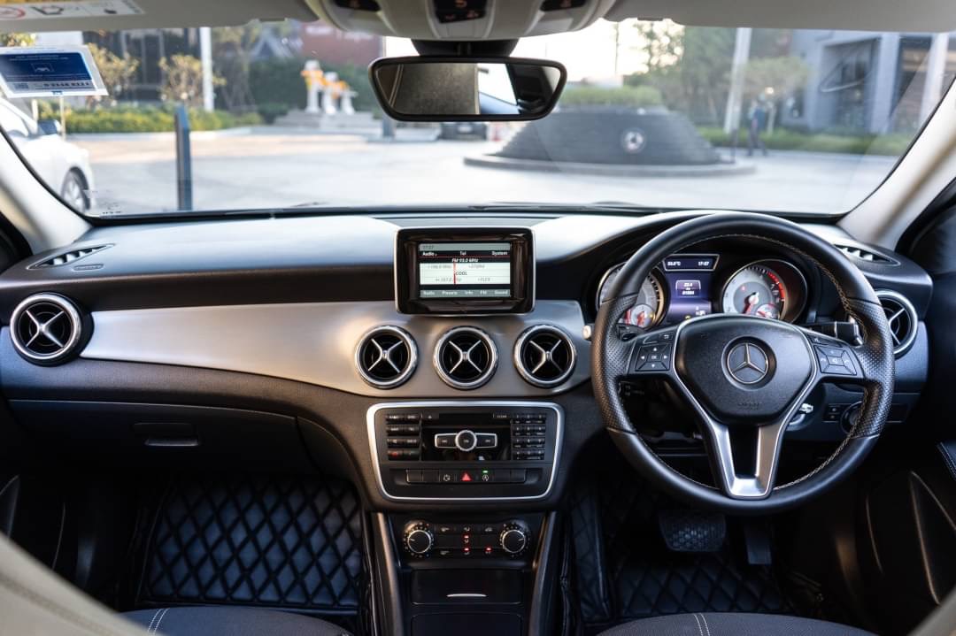 Mercedes-Benz GLA 200 Urban ปี 2016