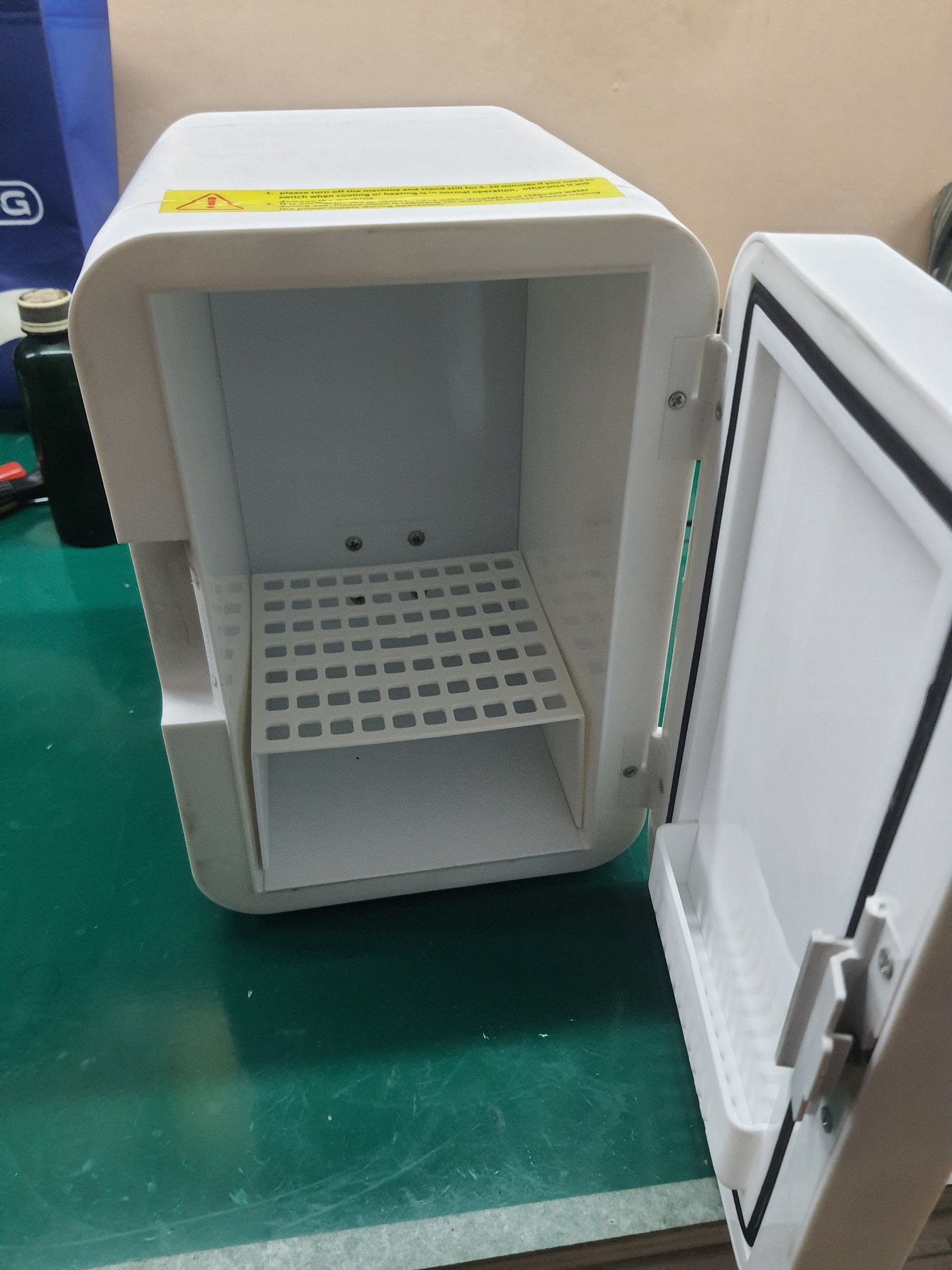 ซ่อมตู้เย็นมินิ ยี่ห้อ Amoi รุ่น HD-8L อาการเครื่องไม่ทำงาน