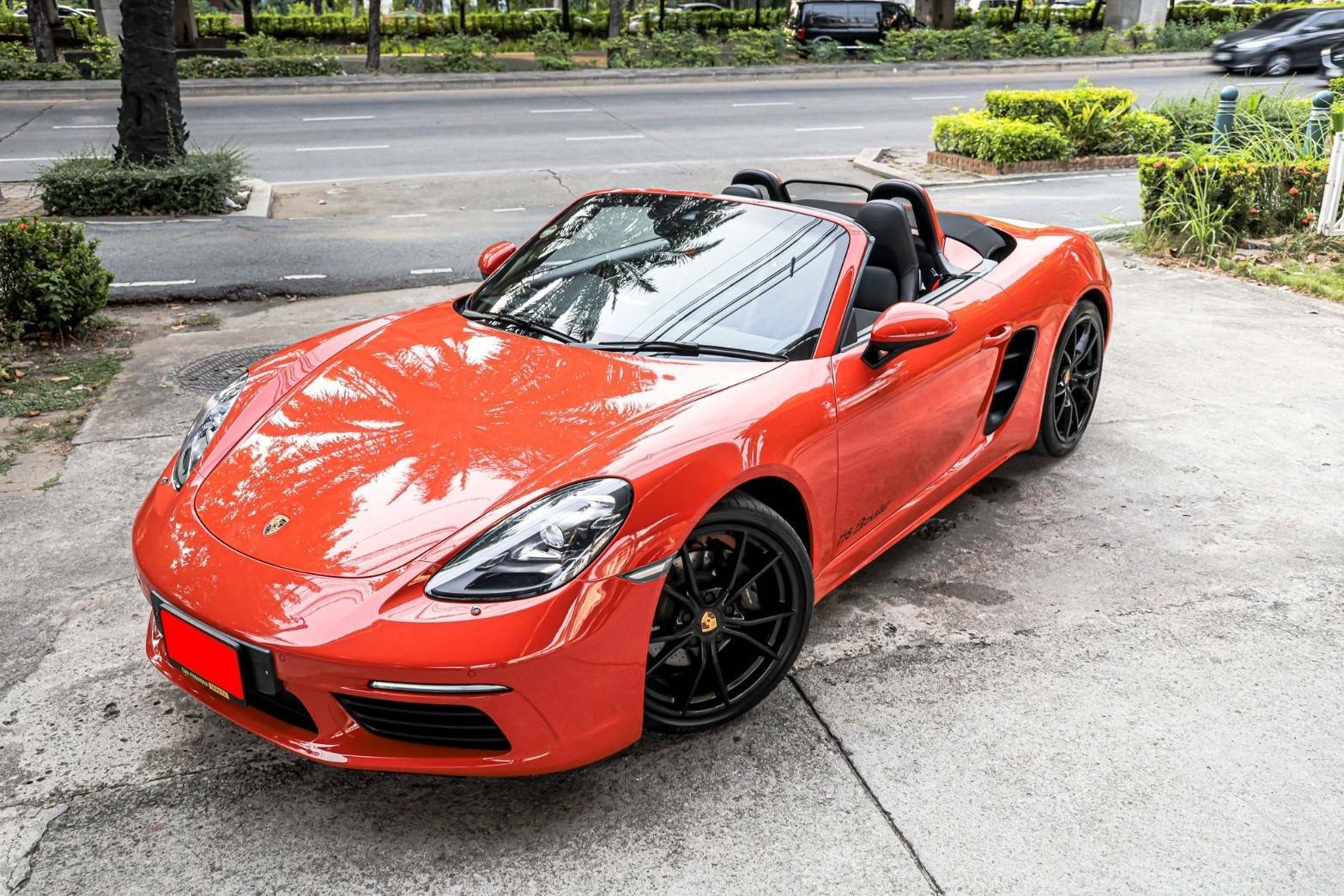 Porsche 718 Boxster สีพิเศษ Lava Orange ปี 2017