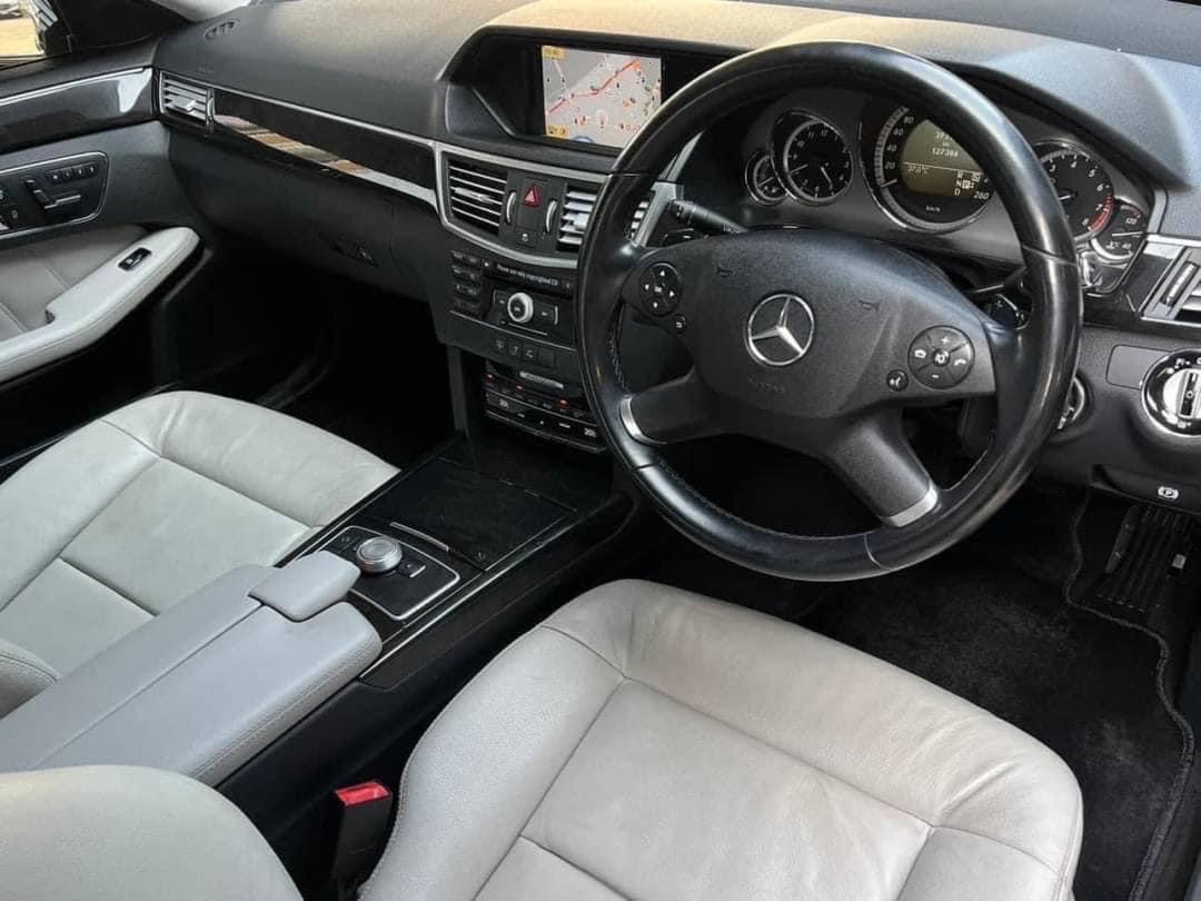 Mercedes Benz E300 เบนซิลล้วน (rare item)3.0 V6 ปี 2011