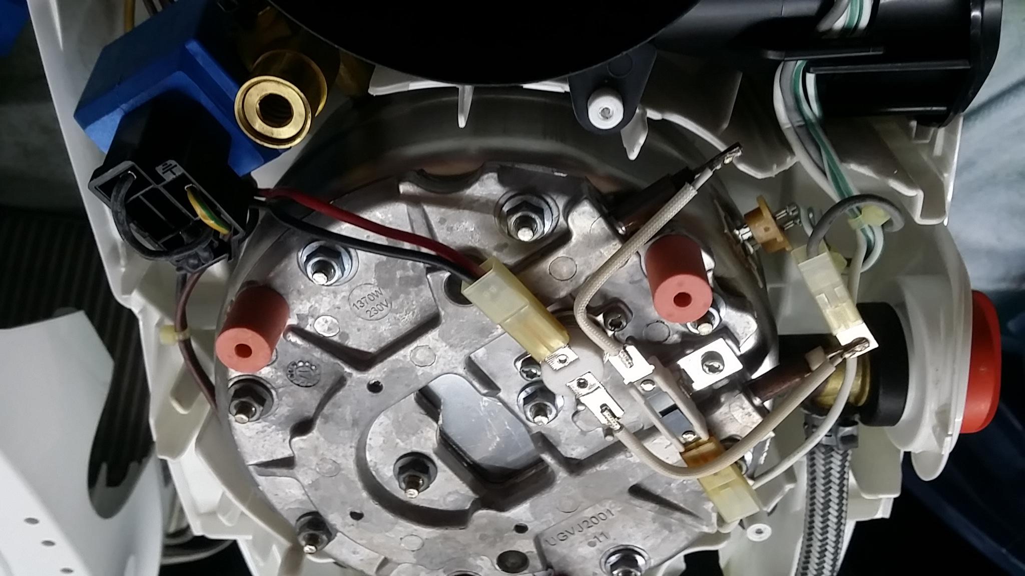 ซ่อมเตารีดไอน้ำ ยี่ห้อ TEFAL รุ่น GV7830 อาการไอน้ำไม่ออก