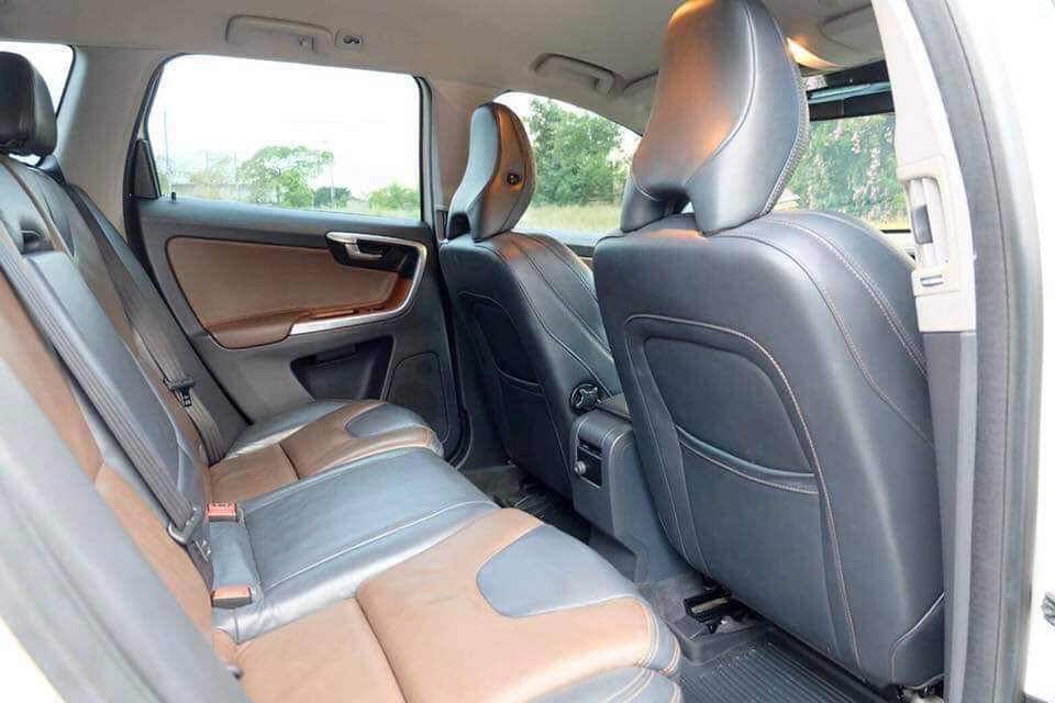 Volvo XC60 D4 Sport Crossover เครื่อง 2.0 Diesel Turbo ปี 2014