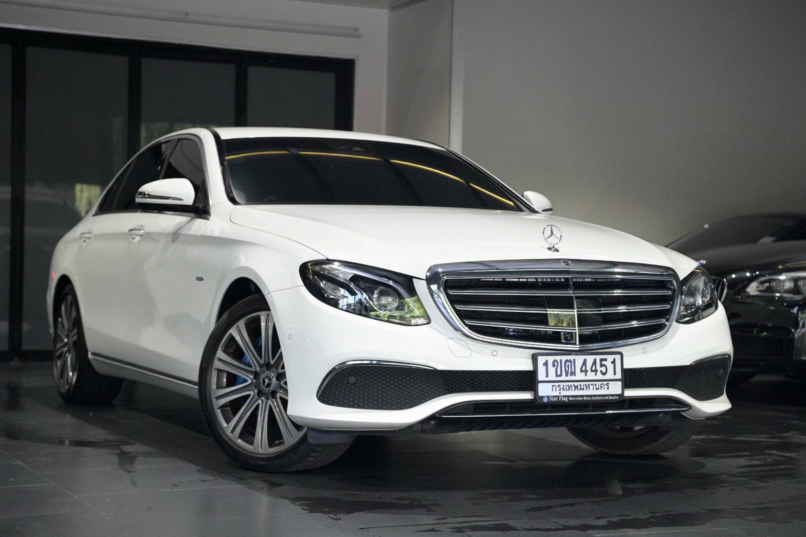 Mercedes-Benz E350e Exclusive ปี 2018