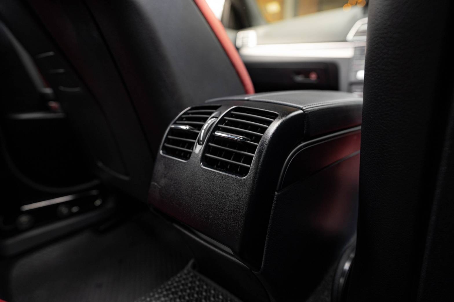 Mercedes Benz E200 Coupe AMG สีบรอนซ์ W207 facelift ปี 2015