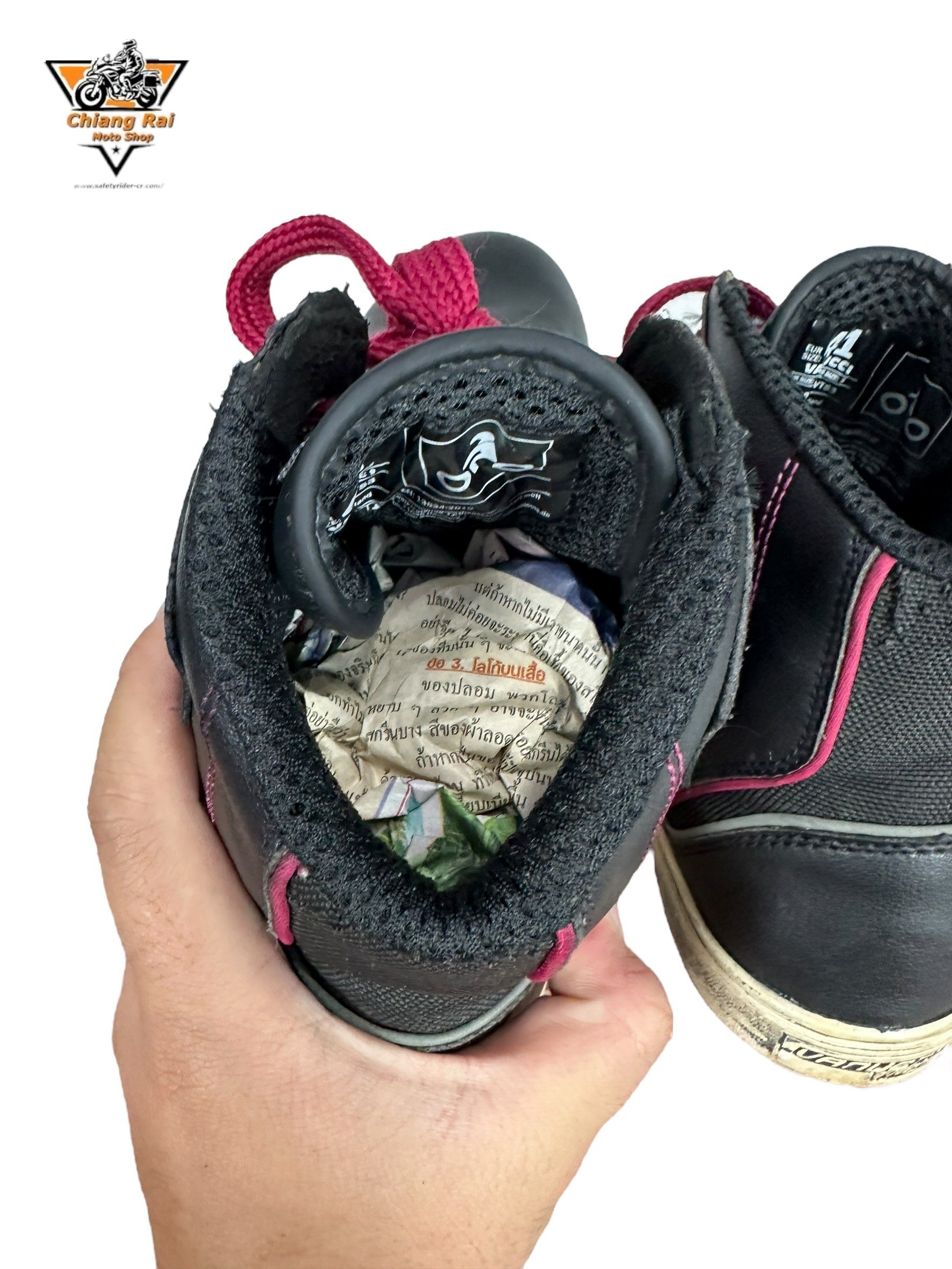 รองเท้าขี่มอเตอร์ไซด์( มือสอง) RCBS-570 Size ขนาดจากป้าย 41:EUR / 7:UK / 25.4:Cm.(VANUCCI)