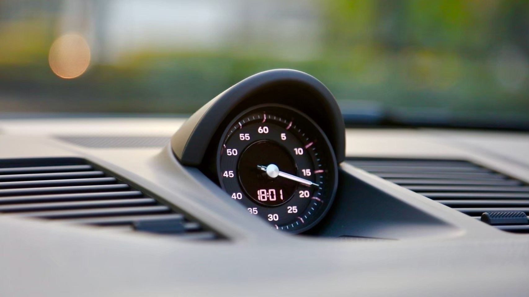 Porsche 992 Carrera 4 ปี 2023