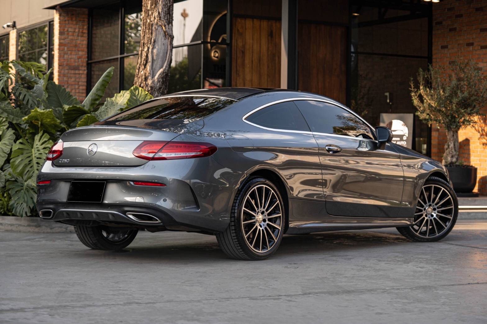 Mercedes Benz C250 Coupe AMG Dynamic สีเทา ปี 2017