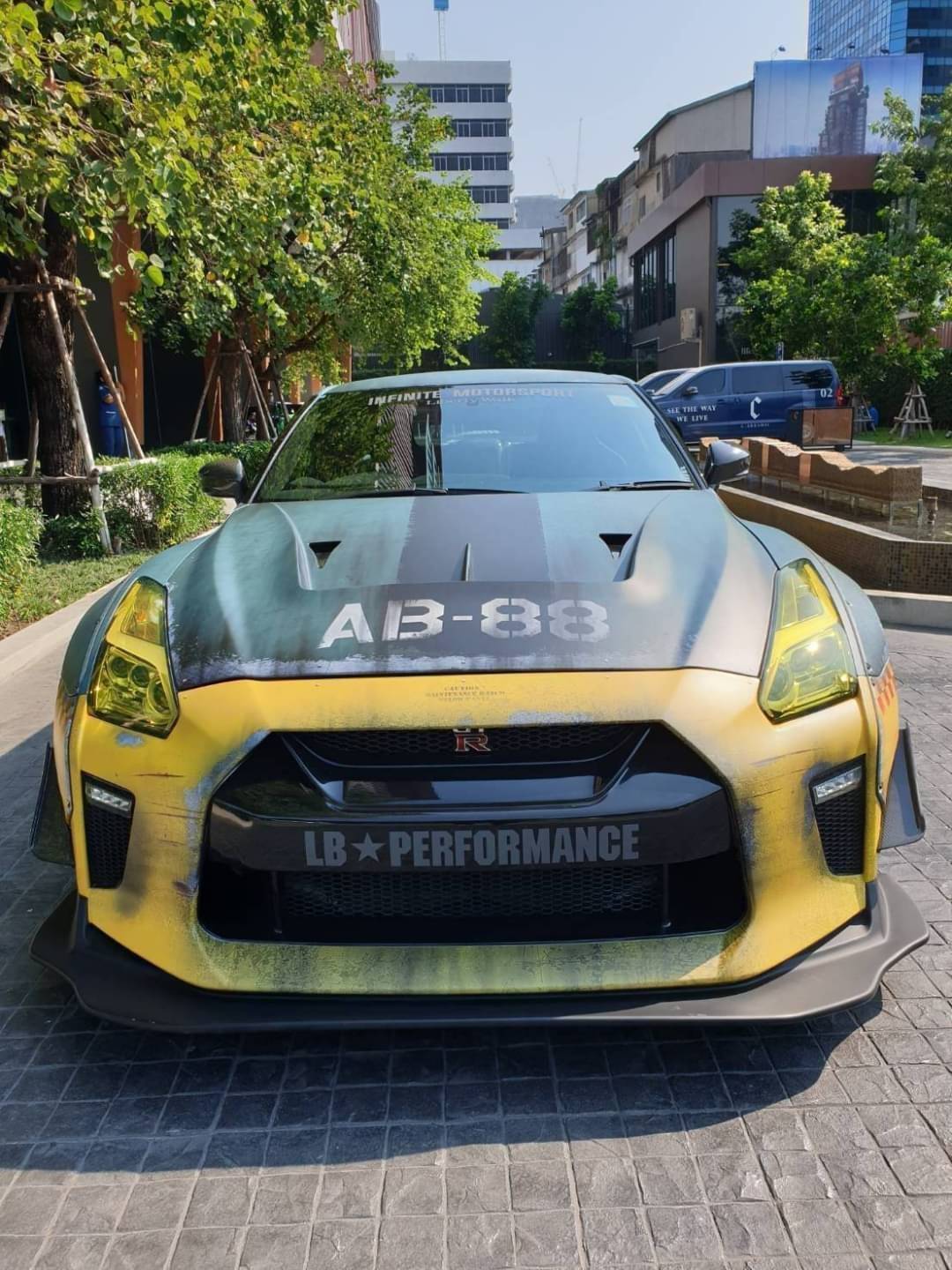 Nissan GTR R35 liberty walk ปี 2009 (สีเทาดำ)