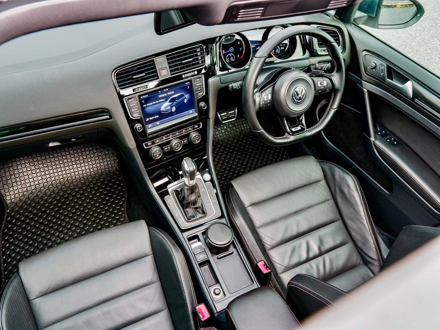 Volkswagen Golf R MK7 2.0 TSI DSG Hatch 5Doors ปี 2015