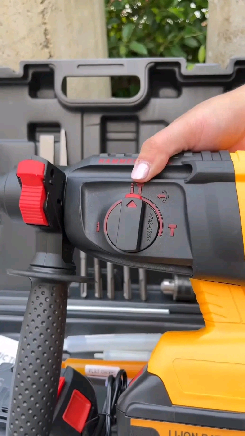 สว่านโรตารี่ไร้สาย 3 ระบบ AKITA 399V 2-26 แบต 2 ก้อน