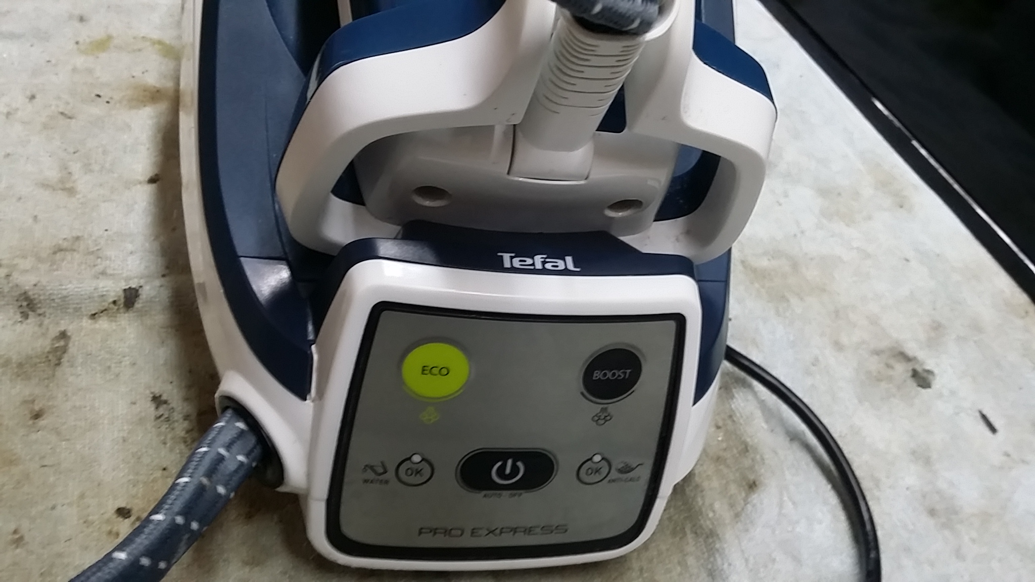 ซ่อมเตารีดไอน้ำ ยี่ห้อ TEFAL รุ่น GV7830 อาการไอน้ำไม่ออก