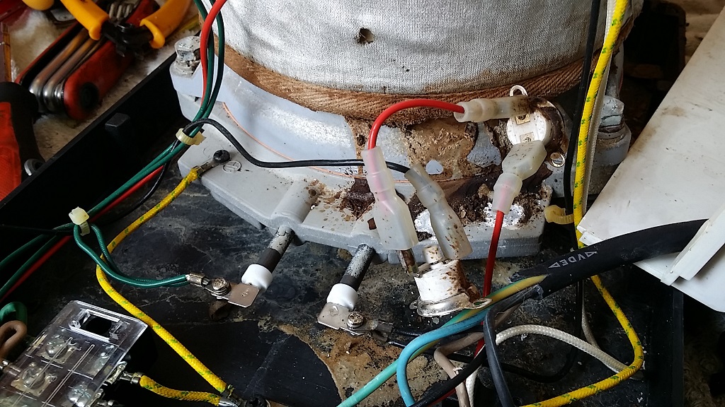 ซ่อมเตารีดไอน้ำอุตสาหกรรม ยี่ห้อ Silver star รุ่น SR-5800 อาการไอน้ำไม่ออก