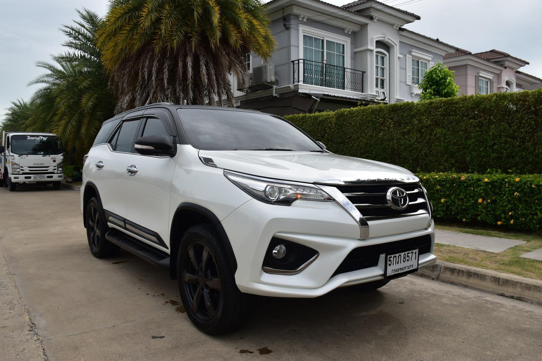 FORTUNER 2.8 TRD SPORTIVO BLACK TOP 4WD ปี2016