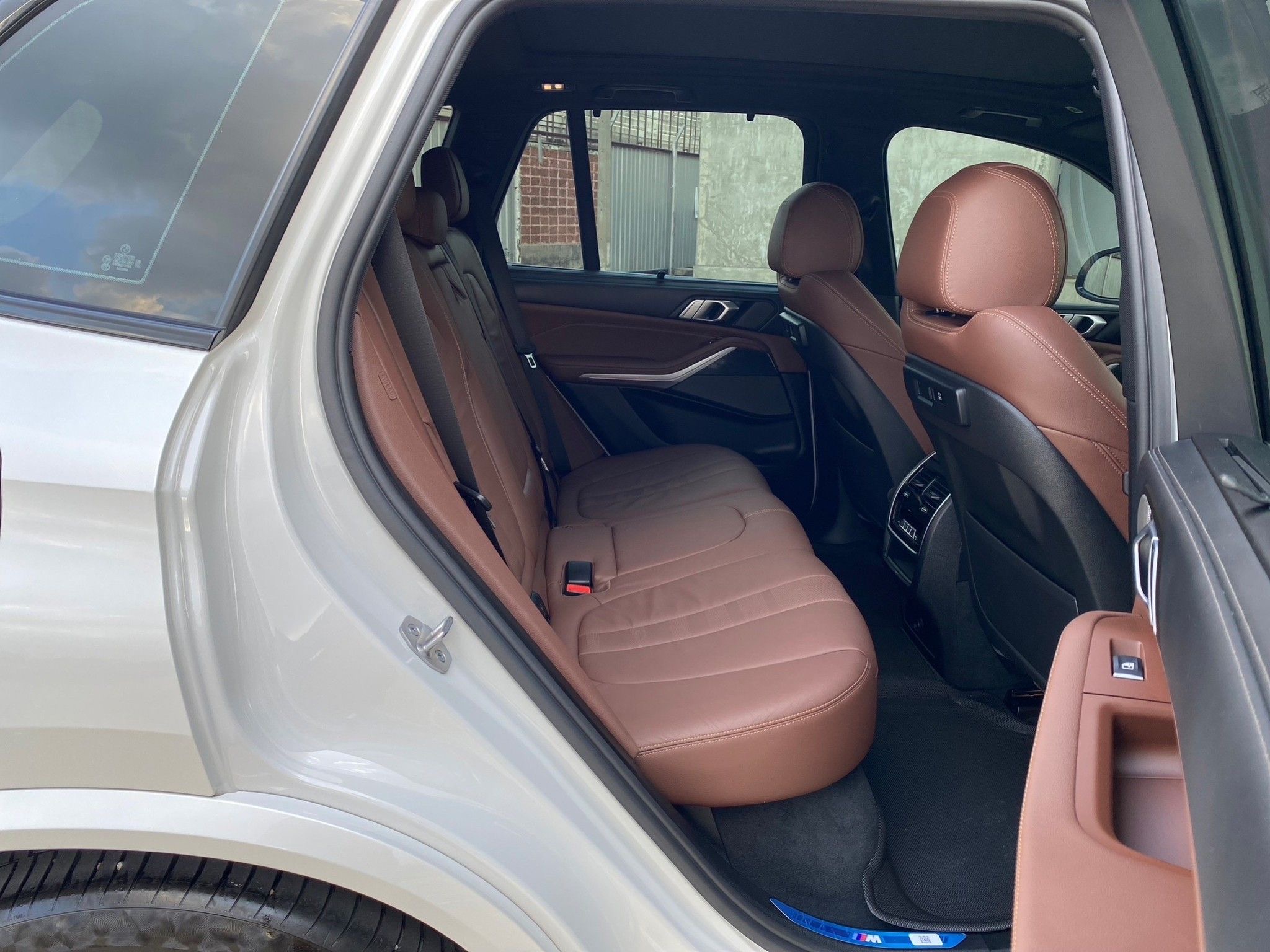 BMW X5 xDrive45e M Sport ปี 2021 สีขาว
