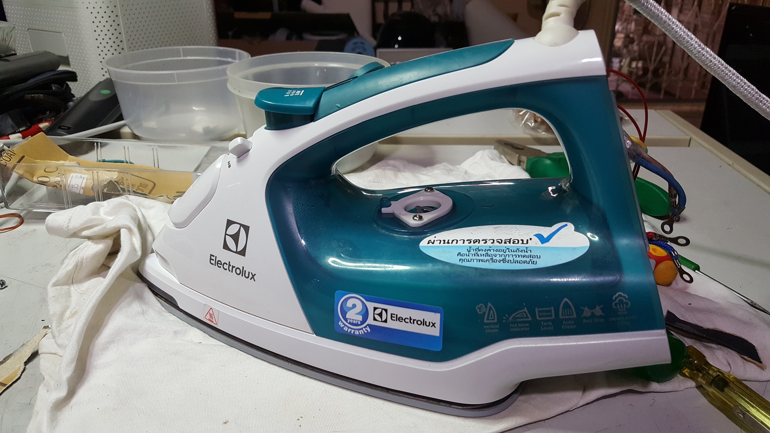 ซ่อมเตารีดไอน้ำ ยี่ห้อ Electrolux รุ่น ESI5126 อาการไม่ร้อน