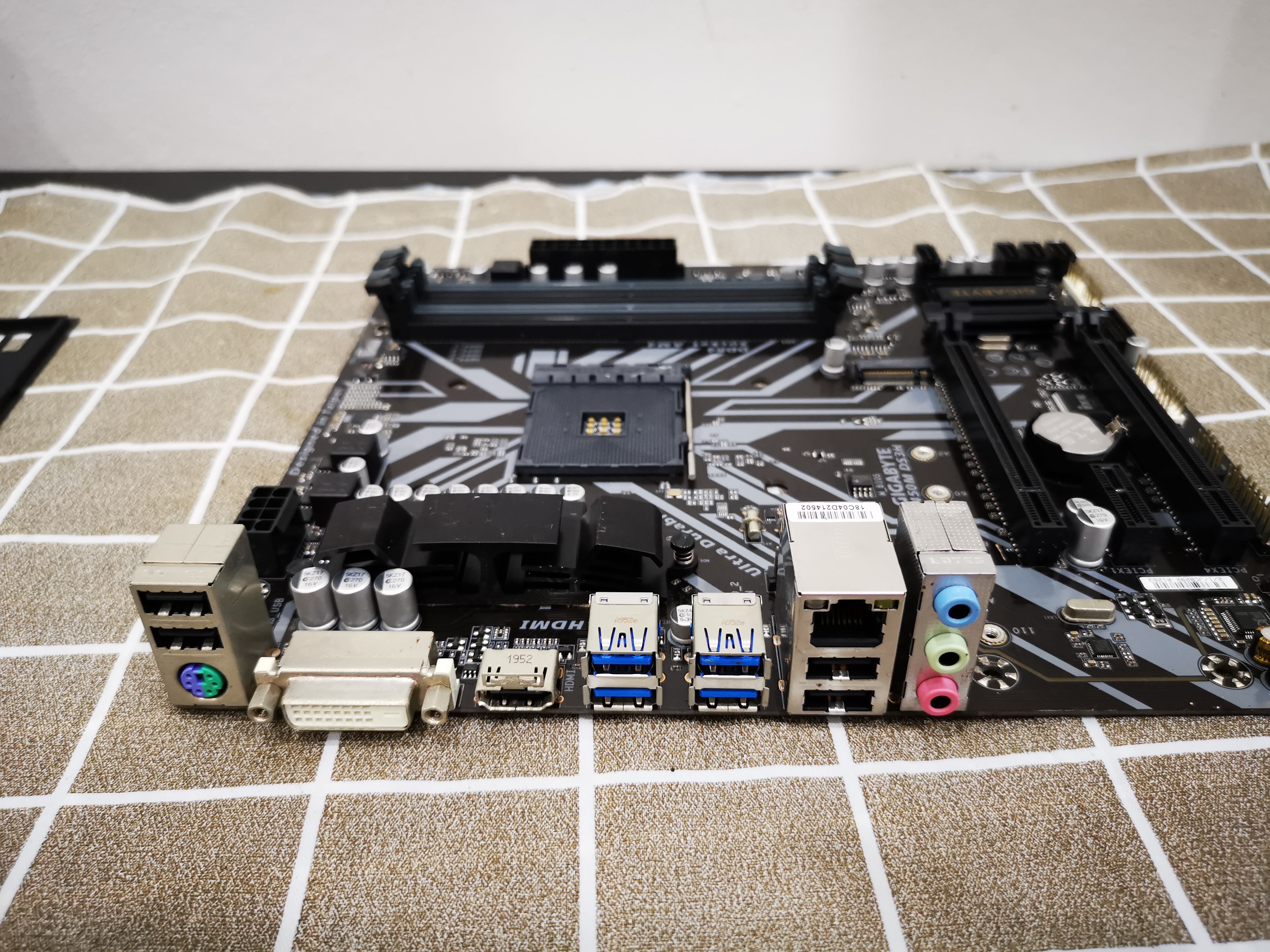 Gigabyte B450M DS3H