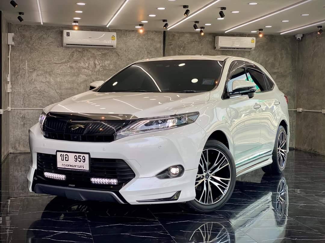 Toyota Harrier Hybrid Premium Advance Package ปี 2016